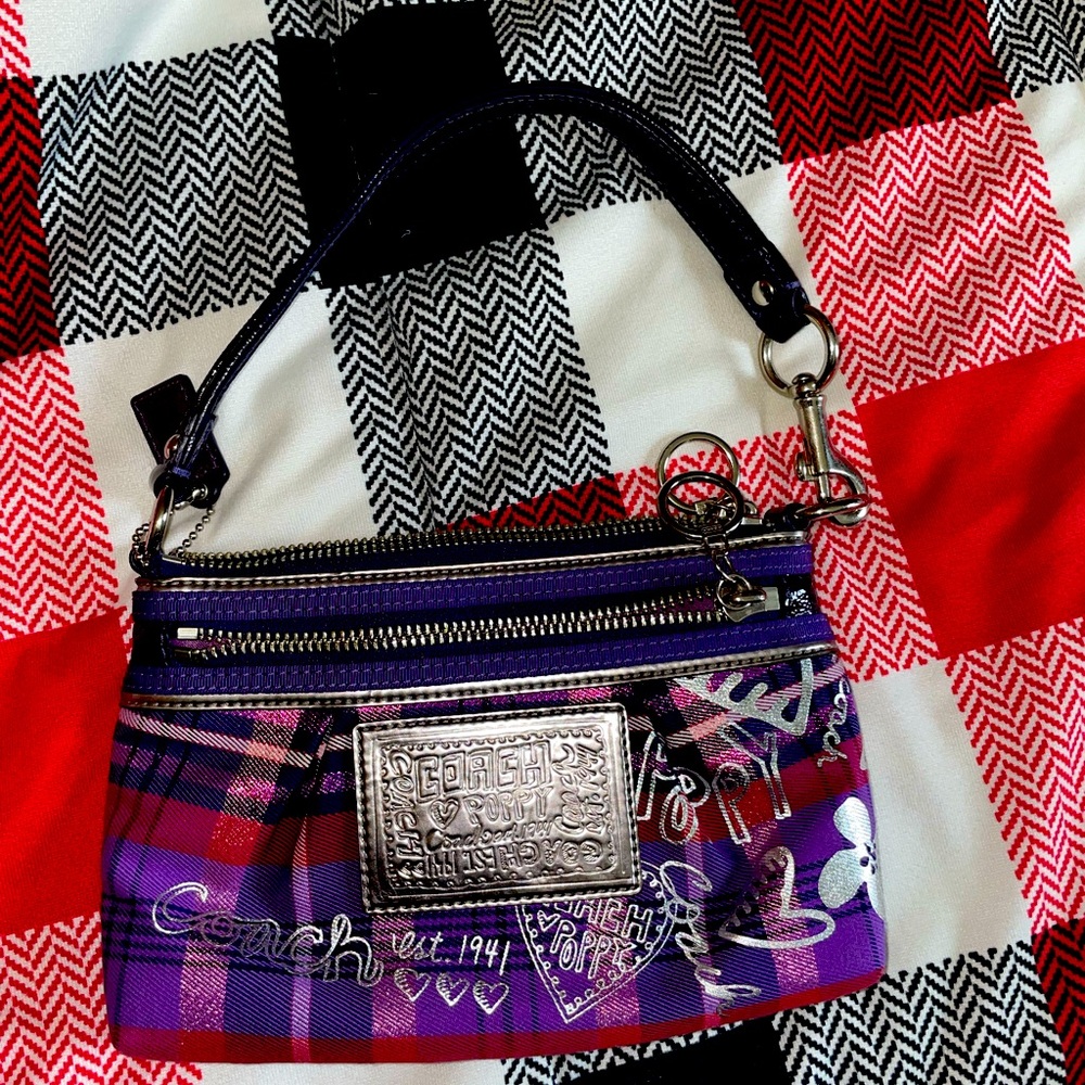Coach poppy wristlet.